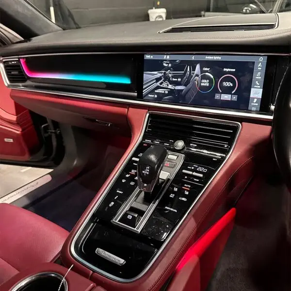 central-console-shadow-light-porsche-panamera-600x600.webp