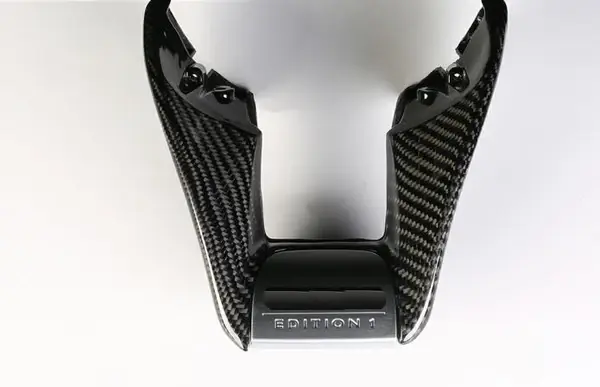 mercedes-benz-a45-cla45-gla45-c43-c63-e43-e63-cls63-s63-carbon-fibre-steering-wheel-trim-XXIITUNING-10_20875f89-0216.webp