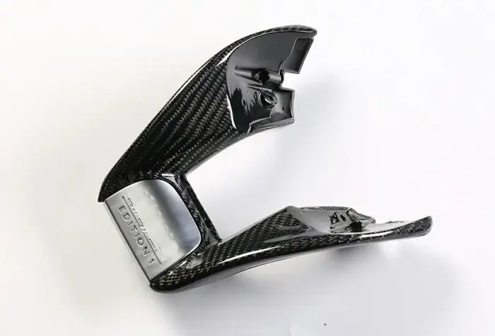 mercedes-benz-a45-cla45-gla45-c43-c63-e43-e63-cls63-s63-carbon-fibre-steering-wheel-trim-XXIITUNING-9_516e9d13-023d-.webp