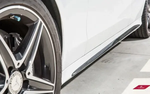 mercedes-benz-c-class-c43-c63-w205-s205-future-design-carbon-fibre-side-skirts-XXIITUNING-3_a8f791fb-f06a-42a1-9480-8.webp