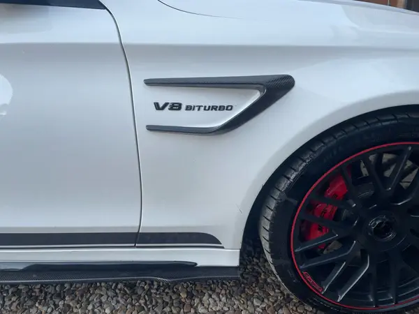 mercedes-benz-c63-w205-s205-carbon-fibre-fender-trims-XXIITUNING_c1917d74-fefe-4824-b12f-4eda97ba9403.webp