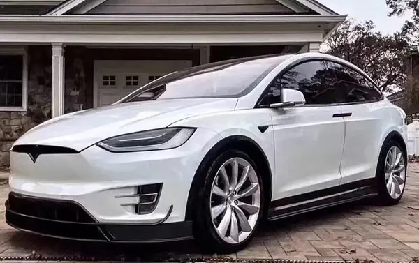 tesla-model-x-revosport-style-carbon-fibre-full-kit-XXIITUNING-2_33fd977e-1556-40ac-80d8-87408a433683.webp