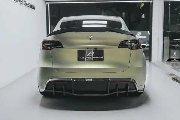tesla-model-y-future-design-carbon-fibre-rear-diffuser-XXIITUNING_1.webp