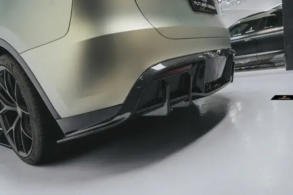 tesla-model-y-future-design-carbon-fibre-rear-diffuser-XXIITUNING-7.webp