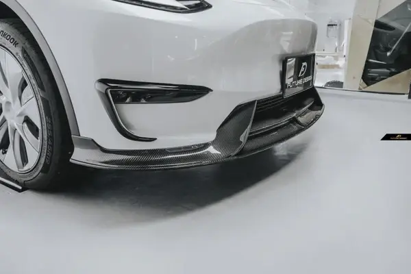 tesla-model-y-future-design-carbon-fibre-front-lip-spoiler-XXIITUNING-4.webp