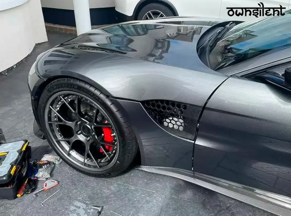 DRY CARBON FRONT FENDER AIR VENTS for ASTON MARTIN VANTAGE AM6 2018+