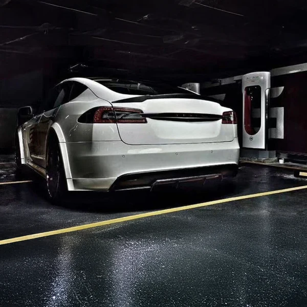 Tesla Model S (PFL) REVO Style Carbon Fibre Rear Diffuser 